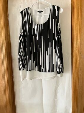 Orly Sleeveless Women’s XXLTTG Black White Vertical abstract pattern top